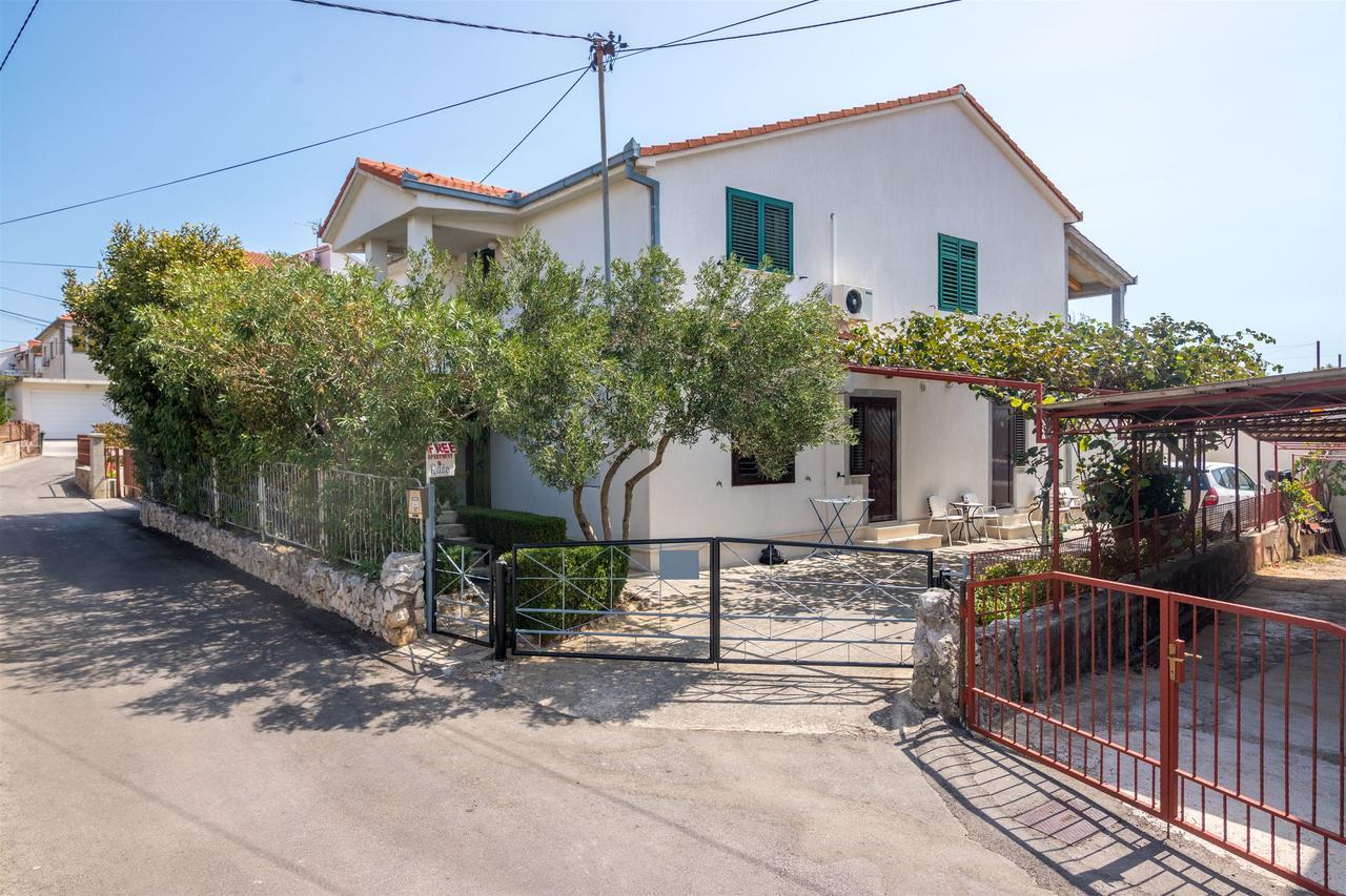 Apartment And Rooms Ruza Trogir Kültér fotó